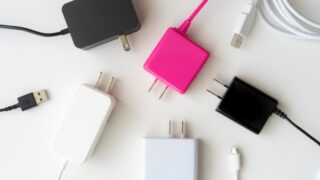 充電器とケーブル